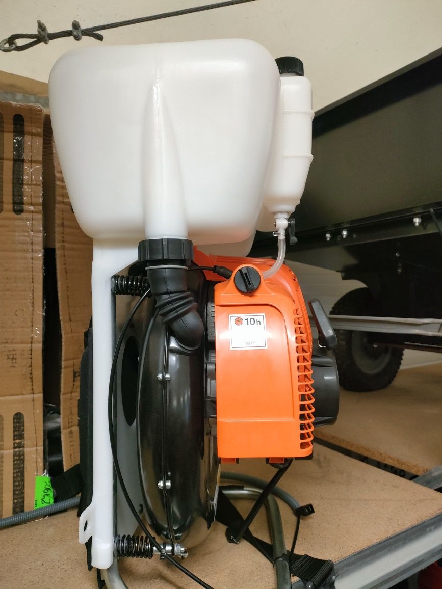 Oleo-mac MB 800 Opryskiwacz Turbinowy plecakowy 14l