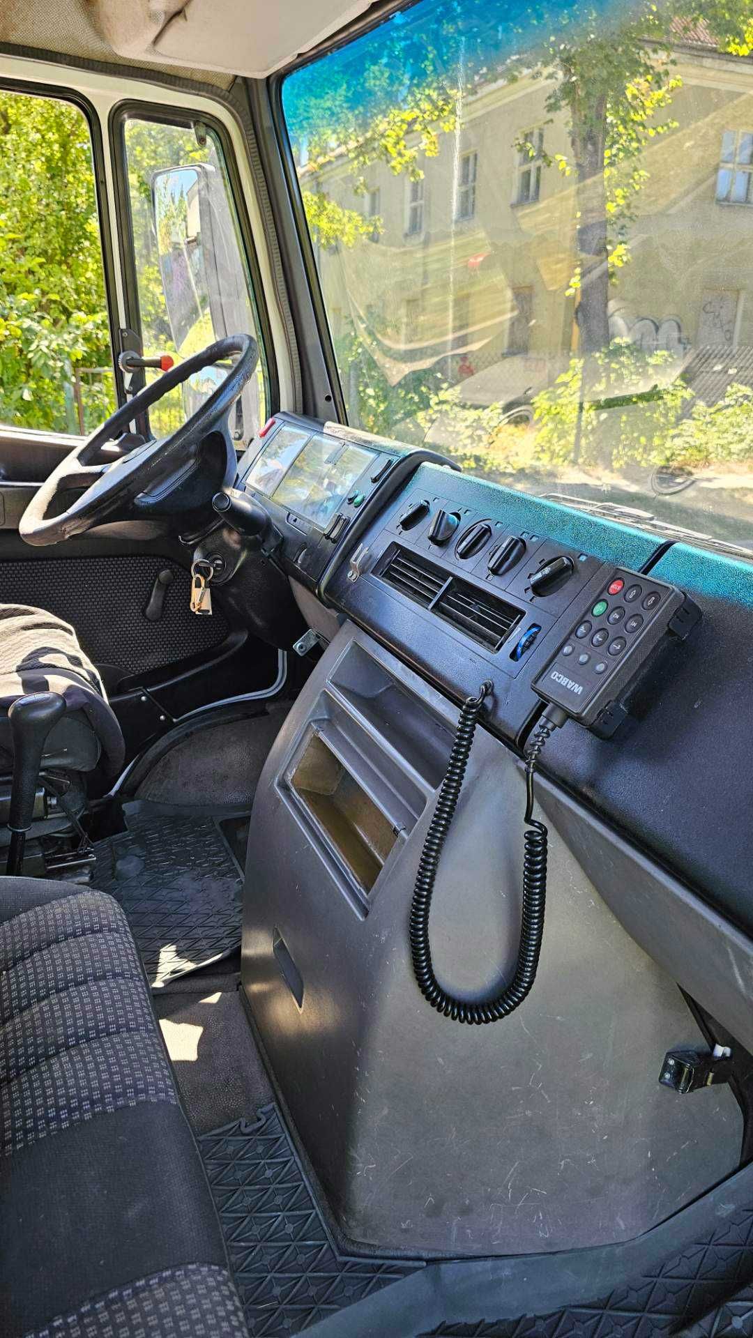Mercedes-Benz Vario 848 D Laweta