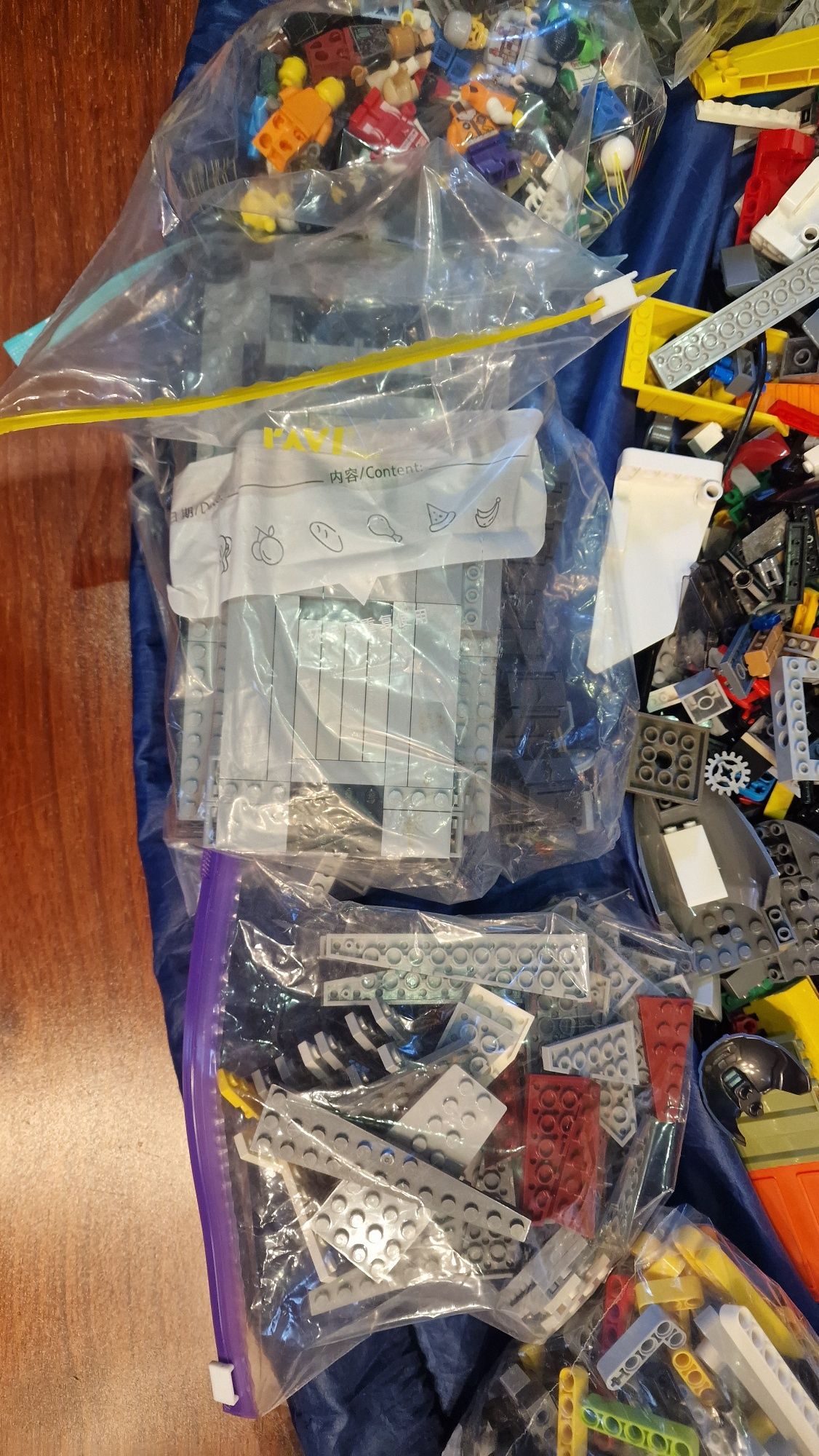 Lego (city, creator, technic)  12 kg, osobno silniczki, instrukcje