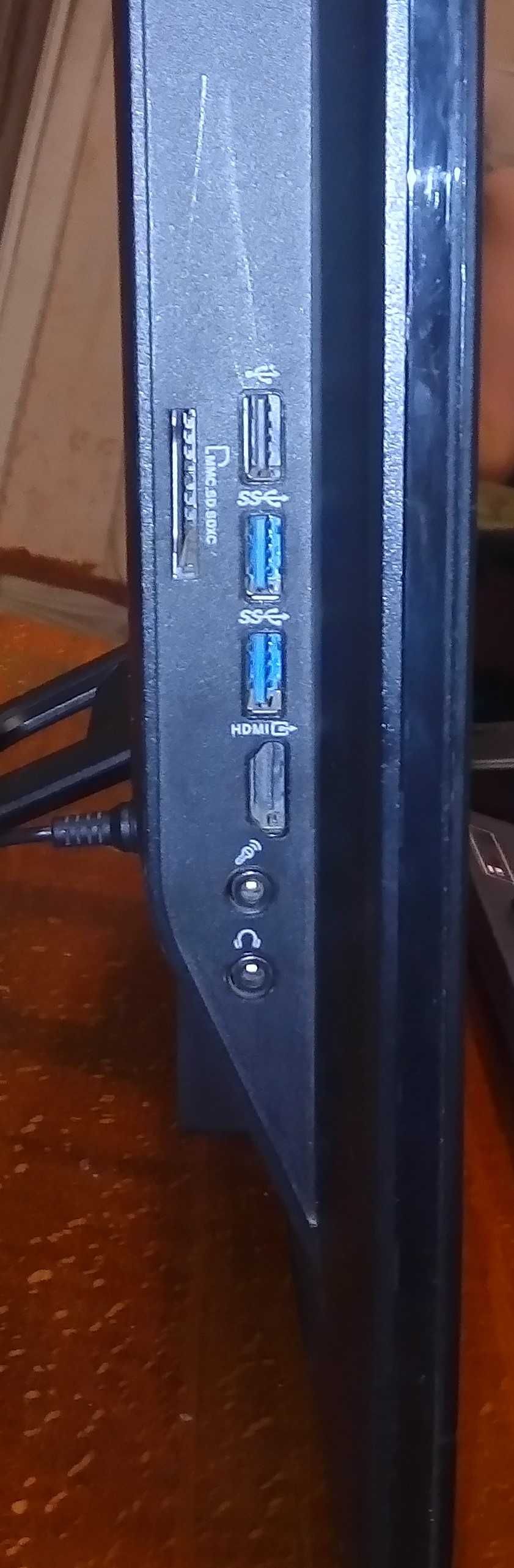 Компьютер брендовый Asus монитор 20" SSD диск 250Гб, Wi-Fi, Webкамера