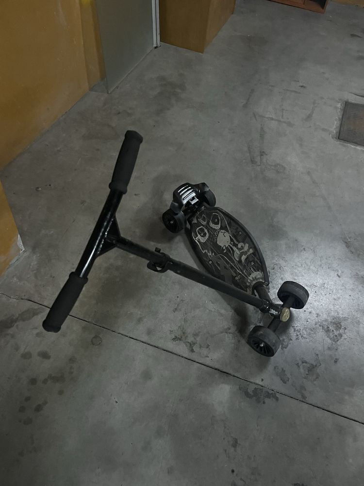Trotinete de 4 rodas
