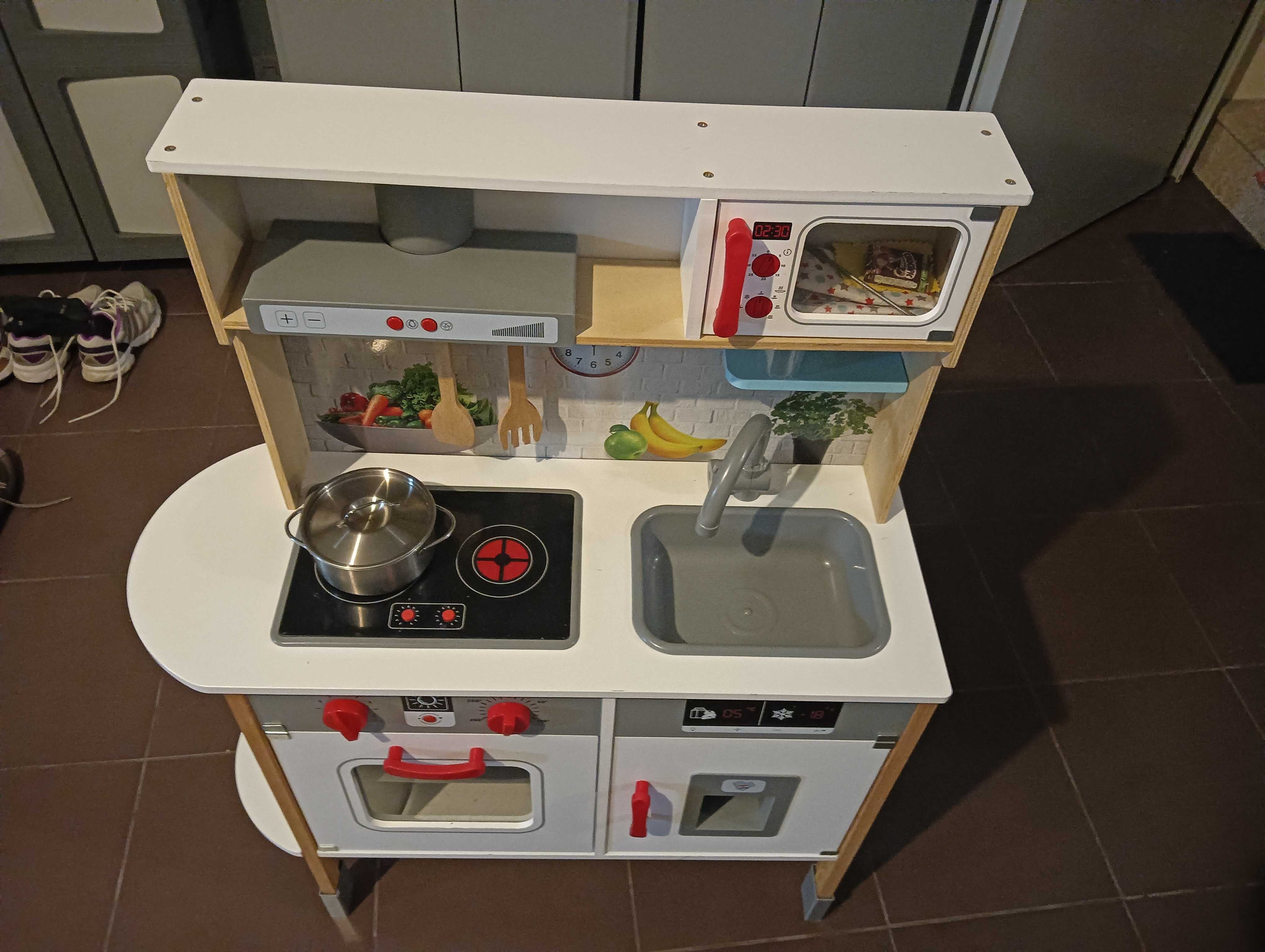 Cozinha de Brincar em Madeira + Utensílios – Excelente Estado!
