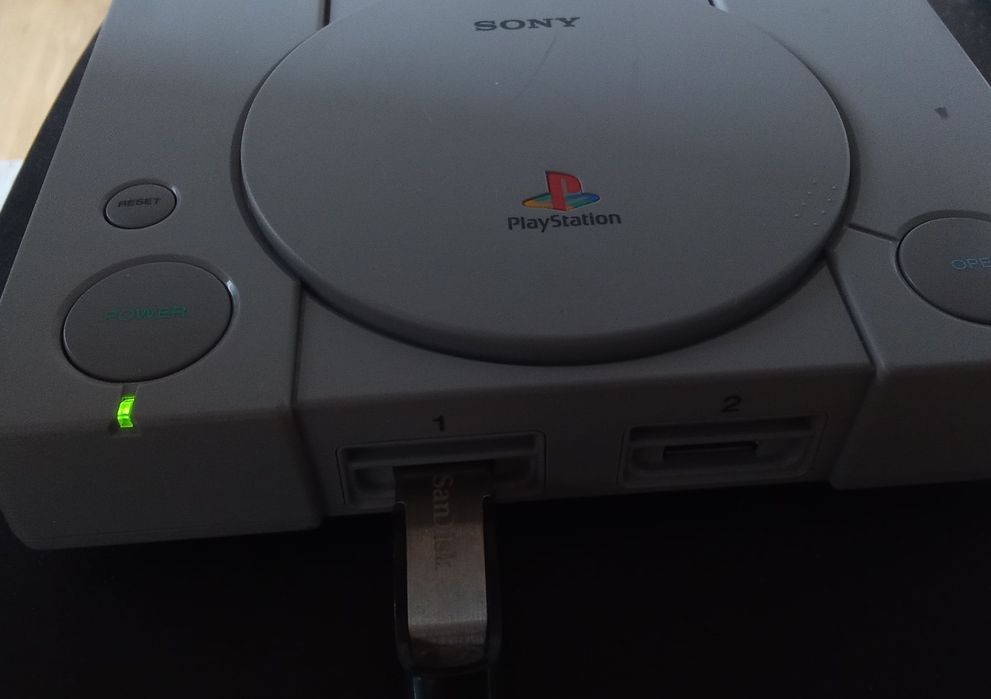 PlayStation 1 SCPH-1000R – klasyk z AutoBleem + gry!