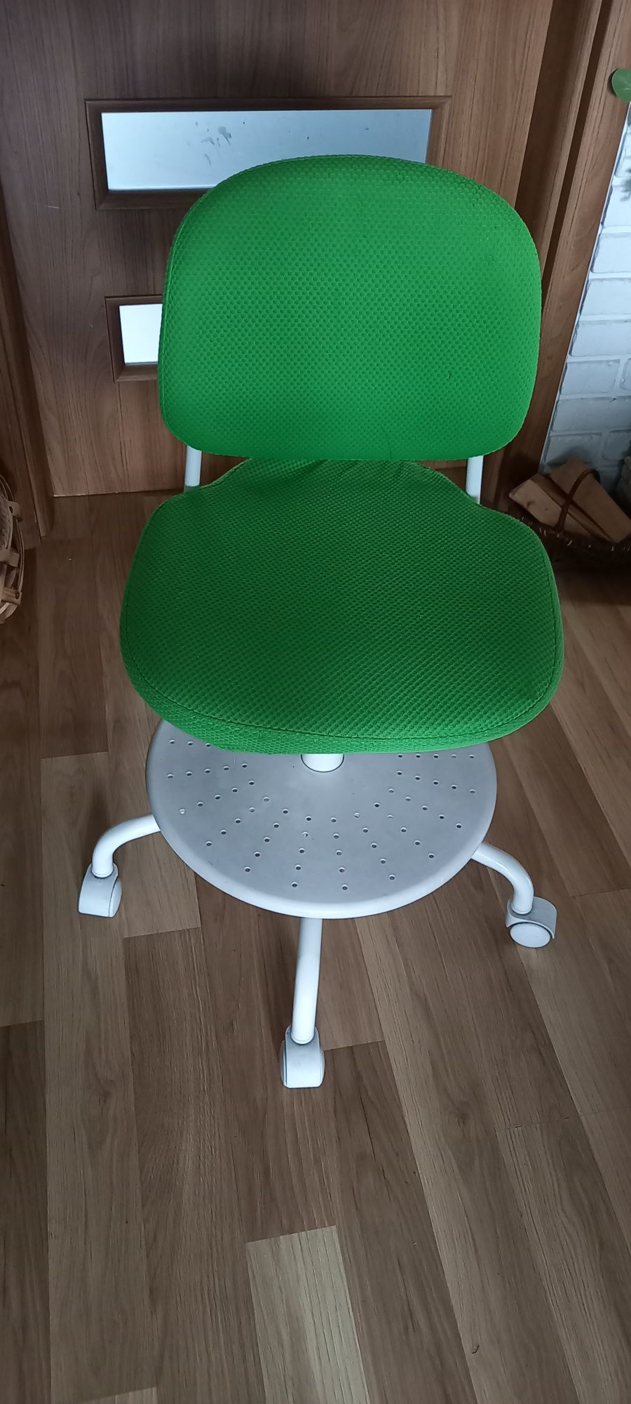 Krzeslo obrotowe do biurka