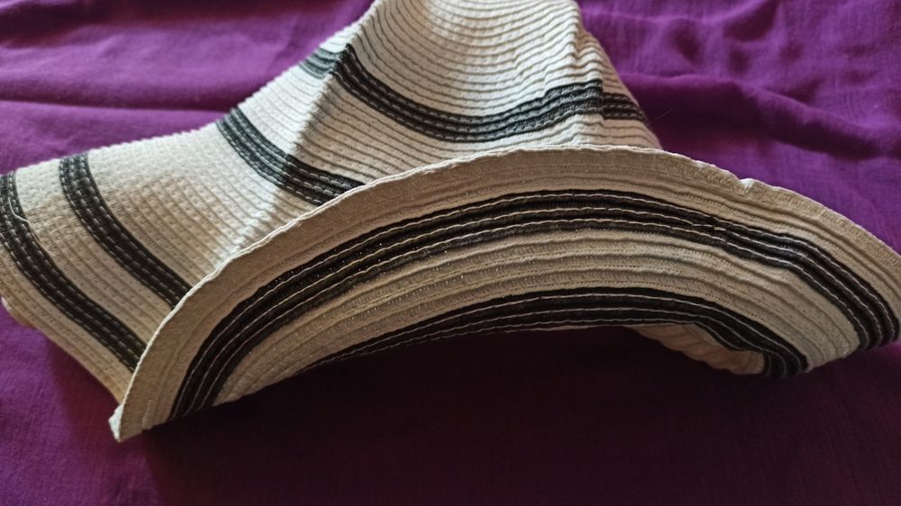 Kapelusz letni w pasy M z dużym rondem lato