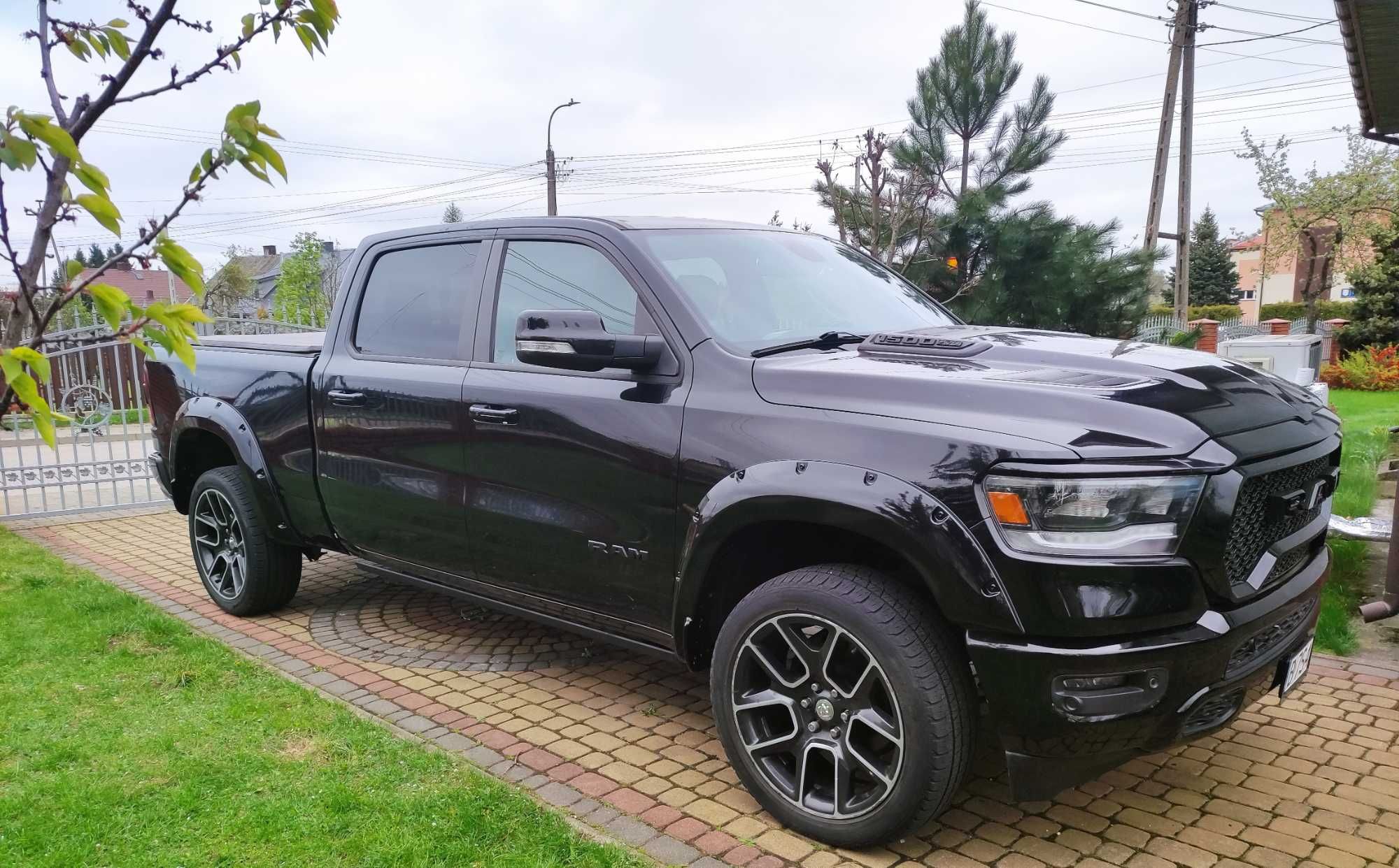 Dodge Ram 1500 Crew Cab Long Bed 5.7 Hemi +LPG 4x4 Night Edition