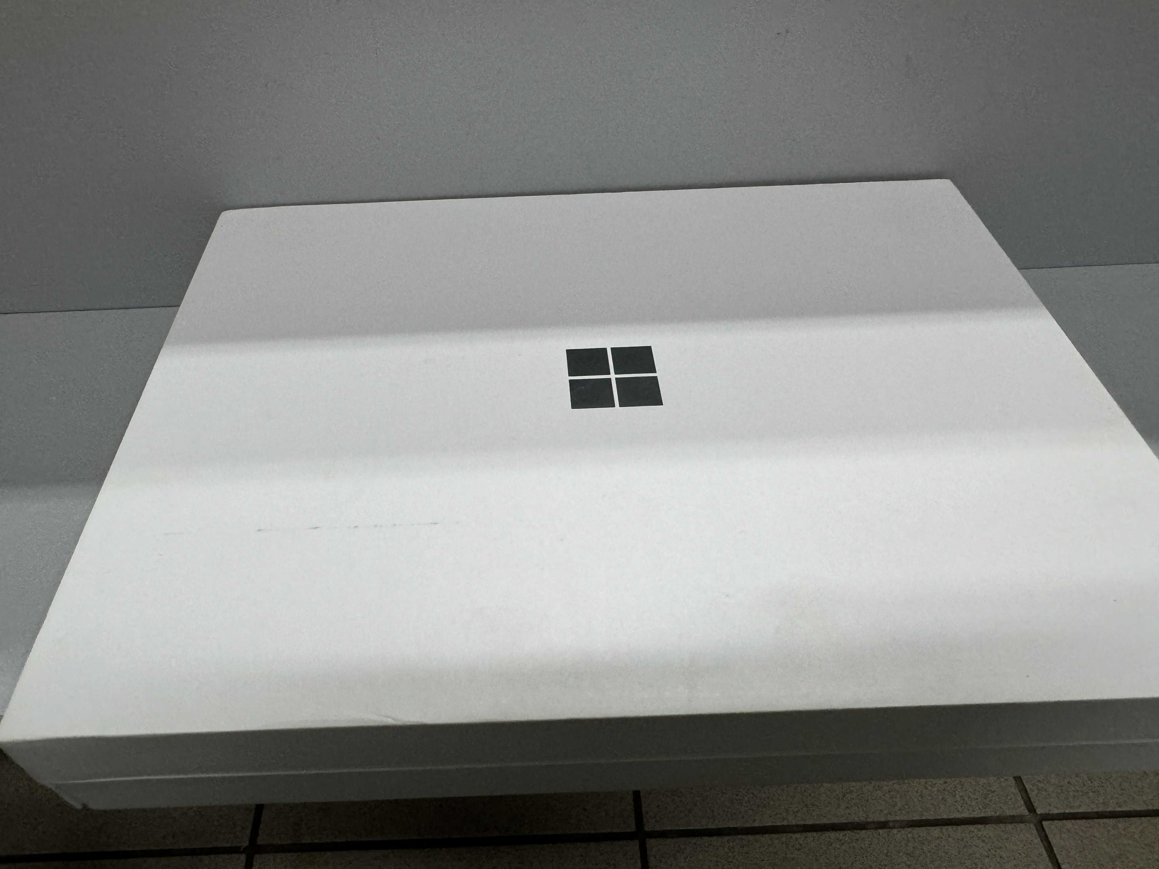 Ноутбук Microsoft Surface Pro 11th 16/256GB  (ZHX-00004) НОВИЙ!