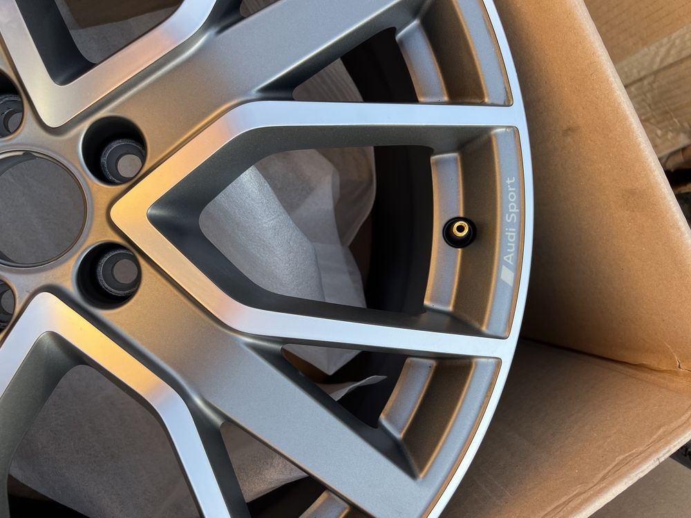 Felga 9,0x20 ET34 Audi A4 A5 RS oryginał 8W0 jak NOWA