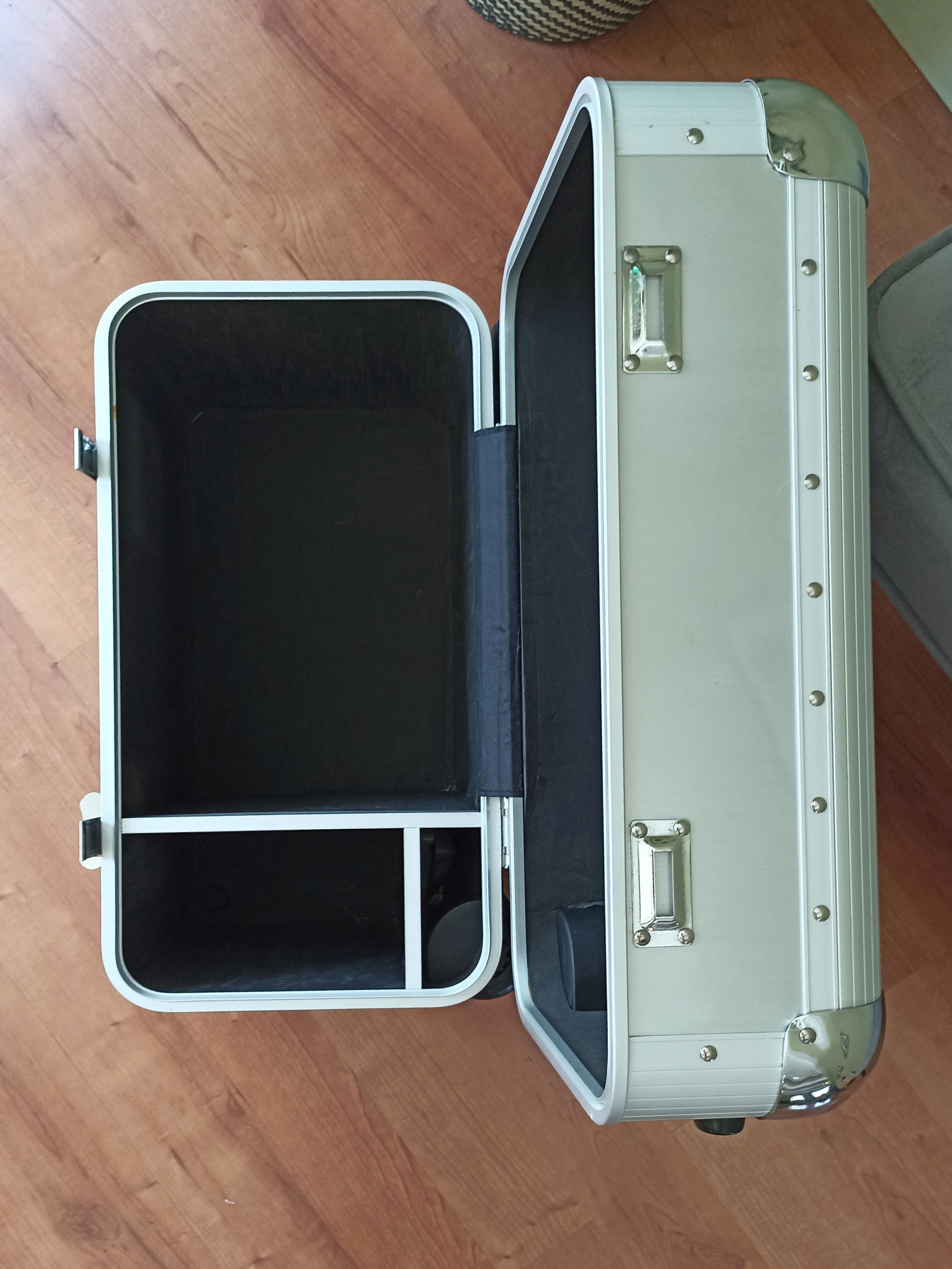 Reloop Trolley Case para 50–70 LPs
