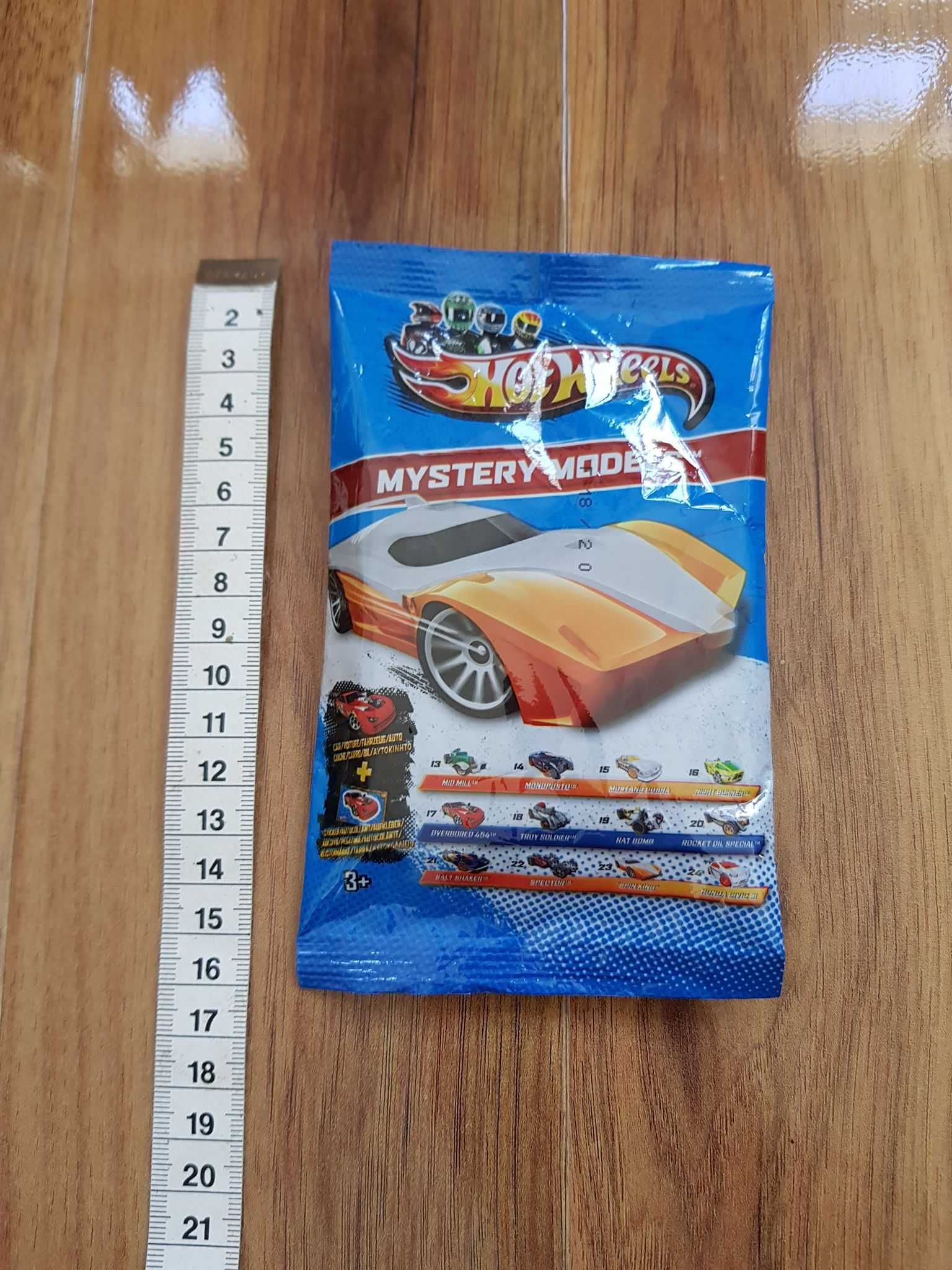 Autko Hot Wheels Mystery Models 2013 Mattel saszetka  zabawka auto