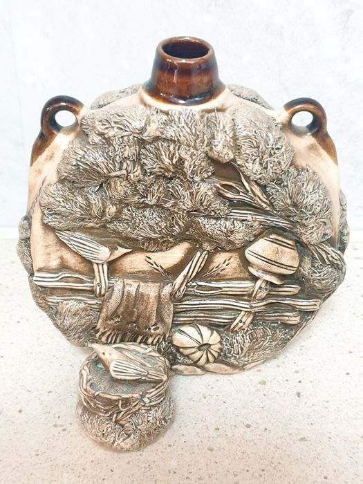 Linda garrafa / cantaril em cerâmica artistica