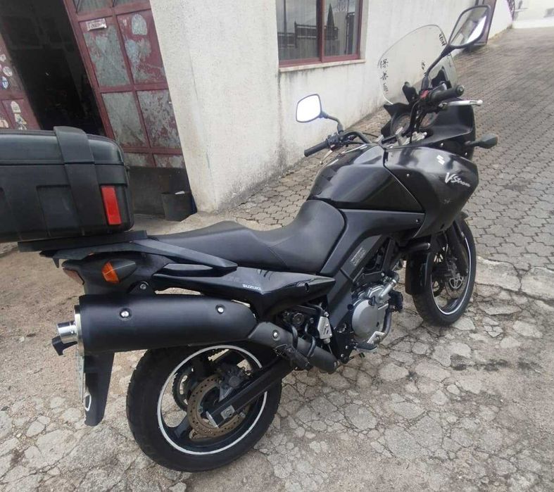 Suzuki V Strom DL 650 top case givi