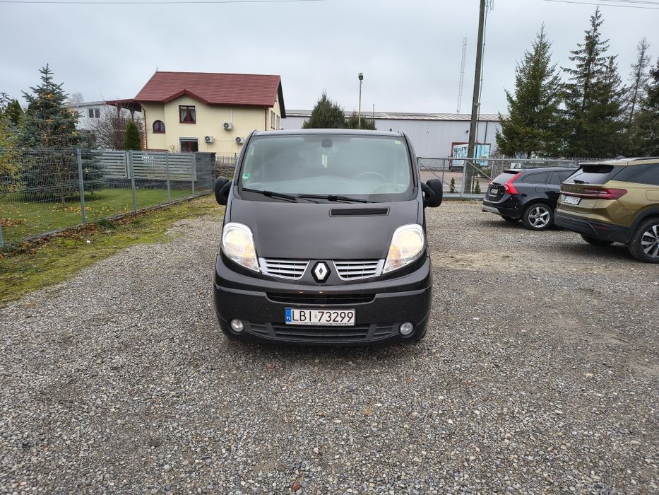 Renault Trafic II 2.0 dCi long 9.os Black Edition