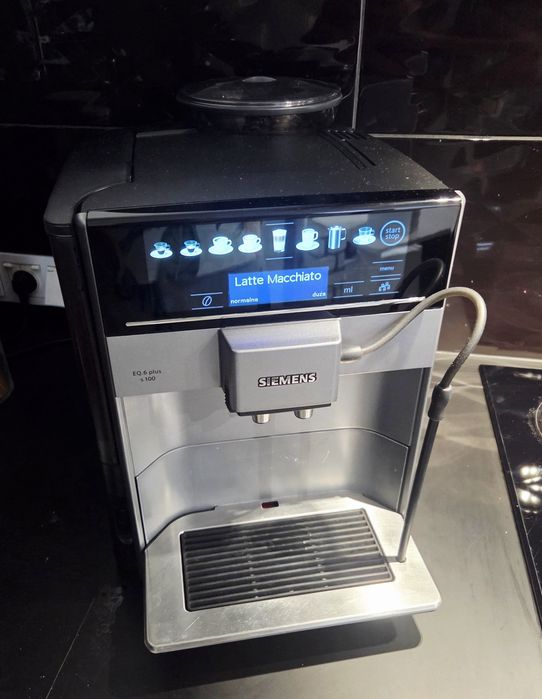 Ekspres do kawy Siemens EQ.6 Plus S100 – stan bardzo dobry
