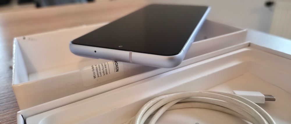 Samsung Galaxy S21 FE 5G 6/128GB SM-G990B Lavender Różowy - idealny