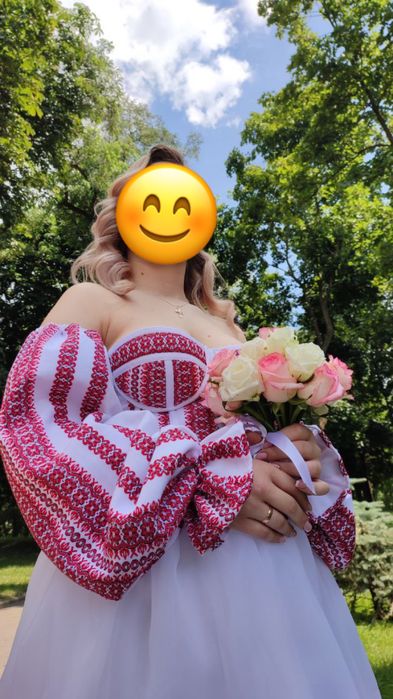 Весільна сукня