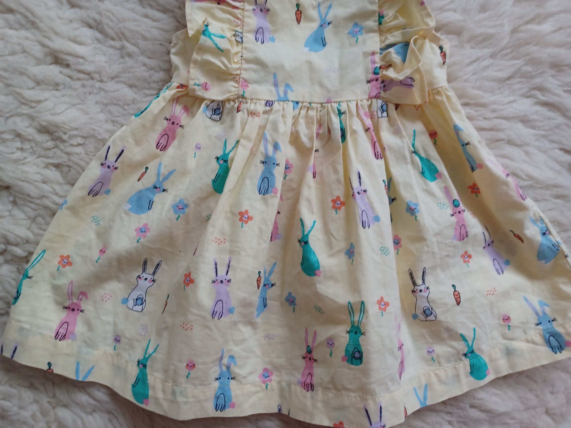 Piękna sukienka elegancka z falbankami r. 74 na święta Wielkanocne