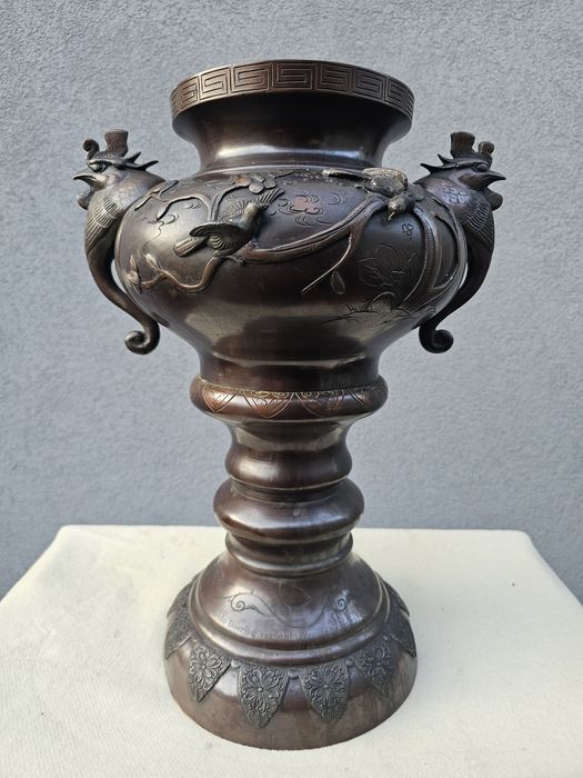 Japońska waza z brązu z okresu Meiji