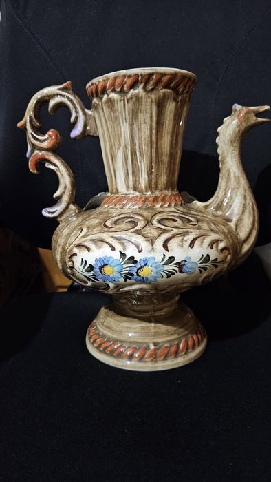 Jarro único muito antigo