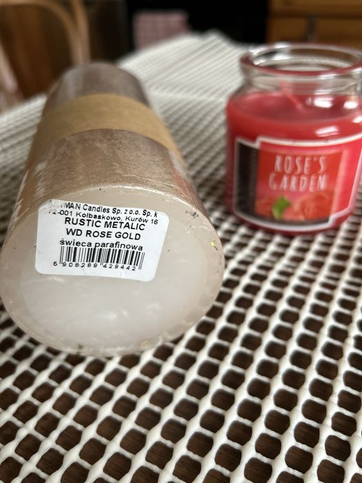 Świece zapachowe nowe cena za kpl.