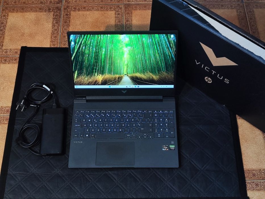 Portátil HP VICTUS 15.6" Ryzen 5 RTX 3050