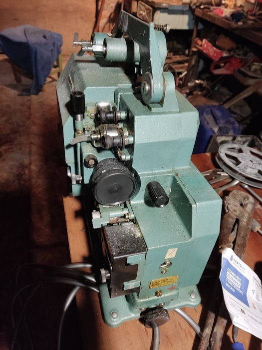 Кіно проектор україна5