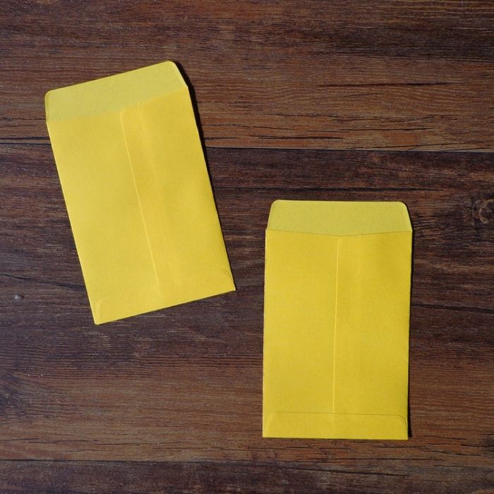 Pack 20 envelopes amarelos 10x7cm