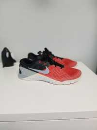 Чоловічі кросівки Nike Metcon 3