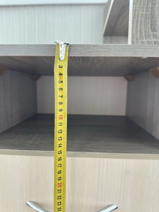 Столик для маніккюру