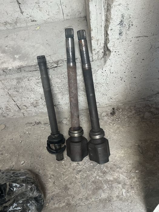 Піввісь полуось citroen berlingo peugeot partner1.6hdi вантажівок