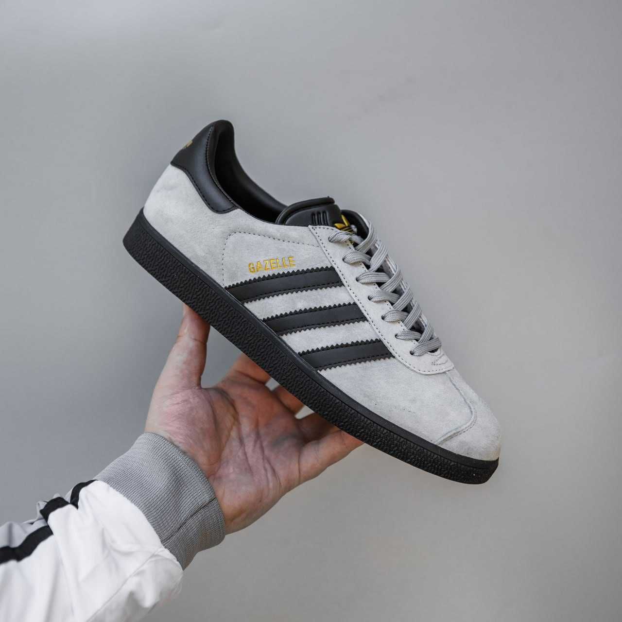 Чоловічі кросівки Adidas Gazelle сірий з чорним 2689 ХІТ