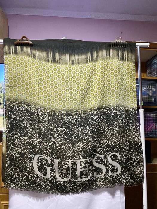 Великий брендовий шарф Guess