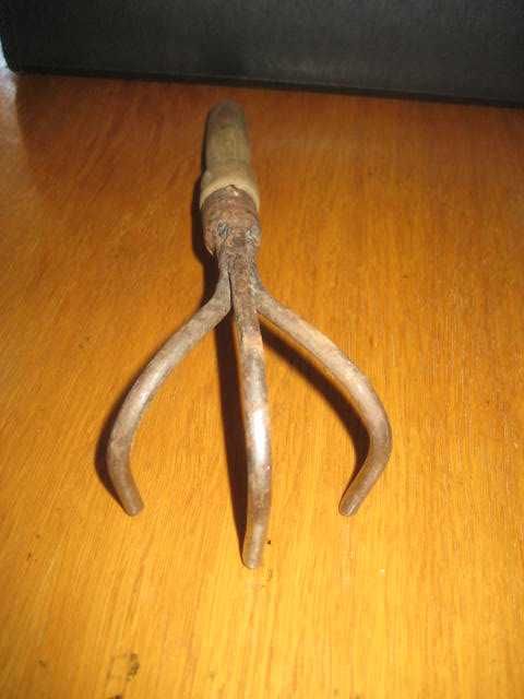 Грабельки маленькі для роботи на грядках