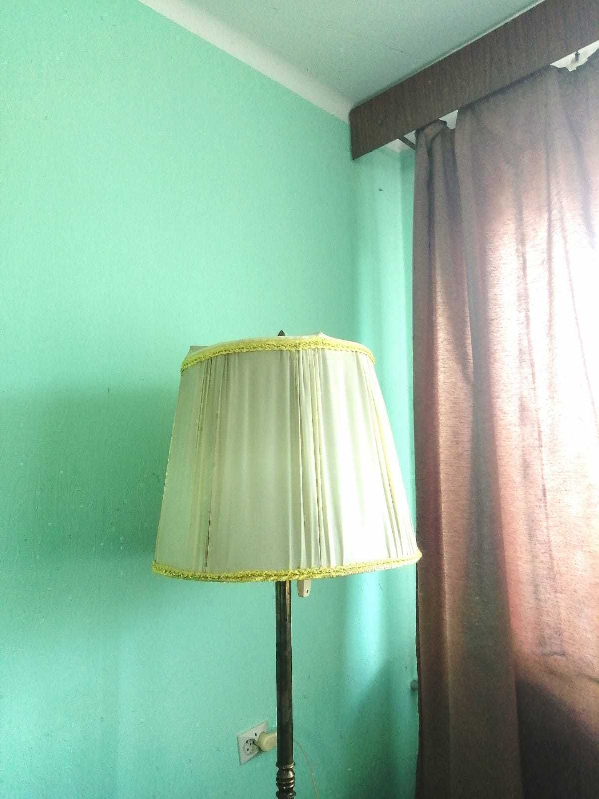 Mosiężna lampa podłogowa/duża