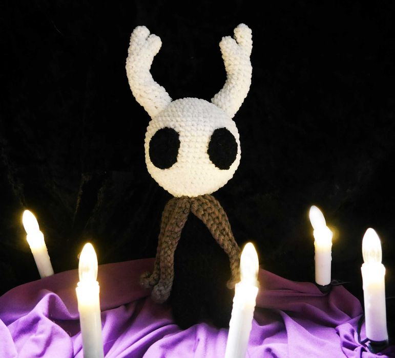 Hollow knight в'язана іграшка