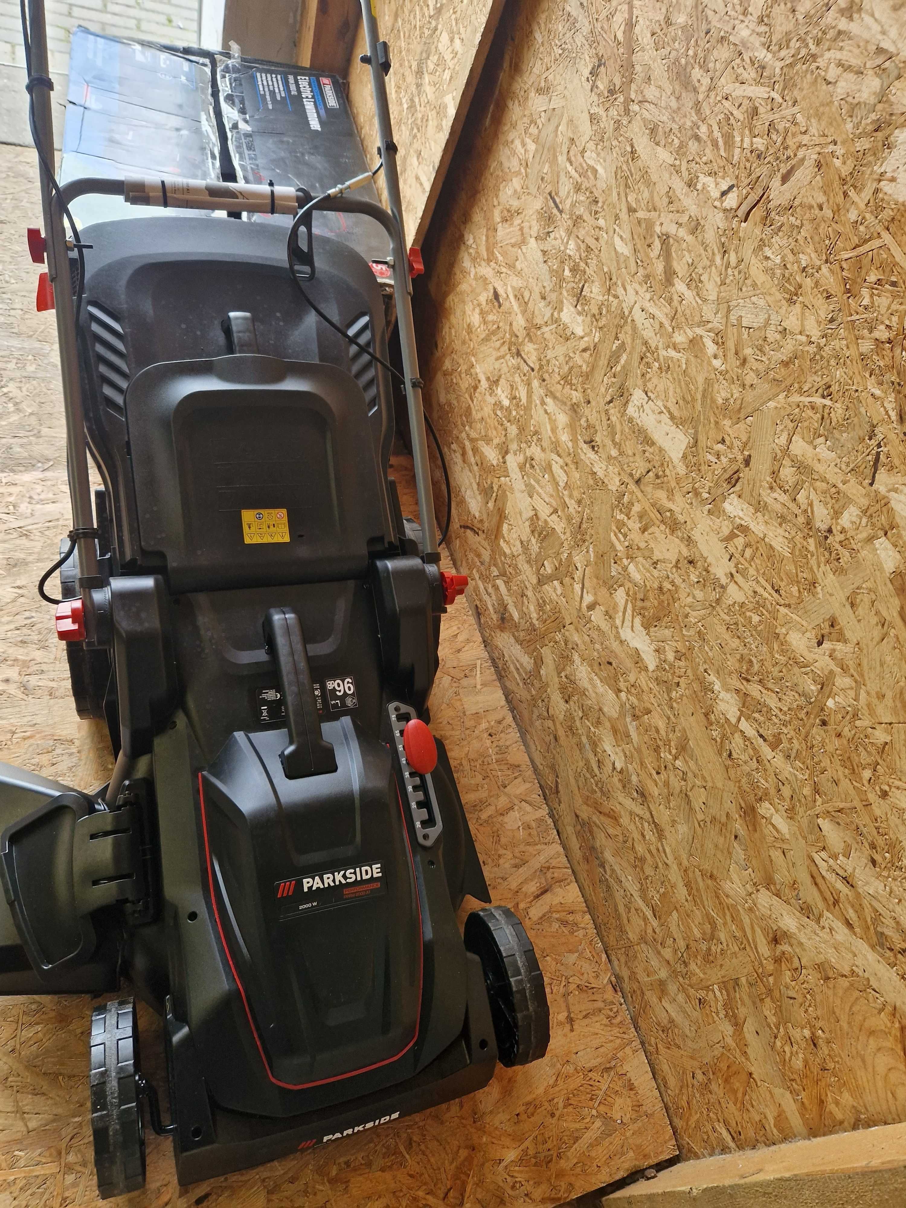 Mocna kosiarka sieciowa z napędem PARKSIDE PERFORMANCE PPERM 2000 A1