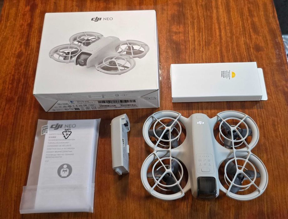 Drone DJI Neo como Novo