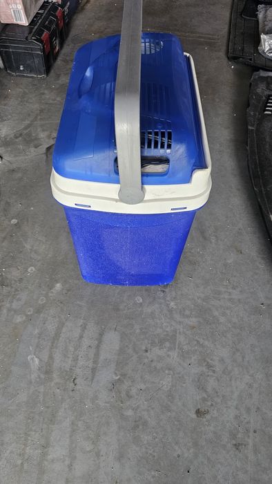 Lodowka 12v samochodowa turystyczna