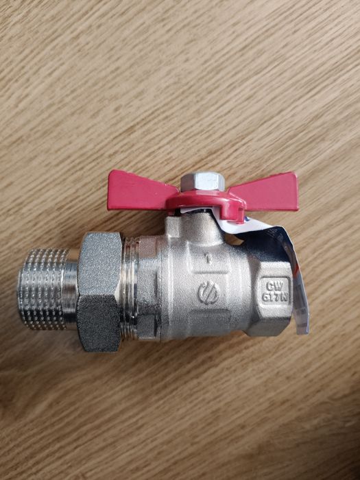 Zawór kulkowy ze śrubunkiem