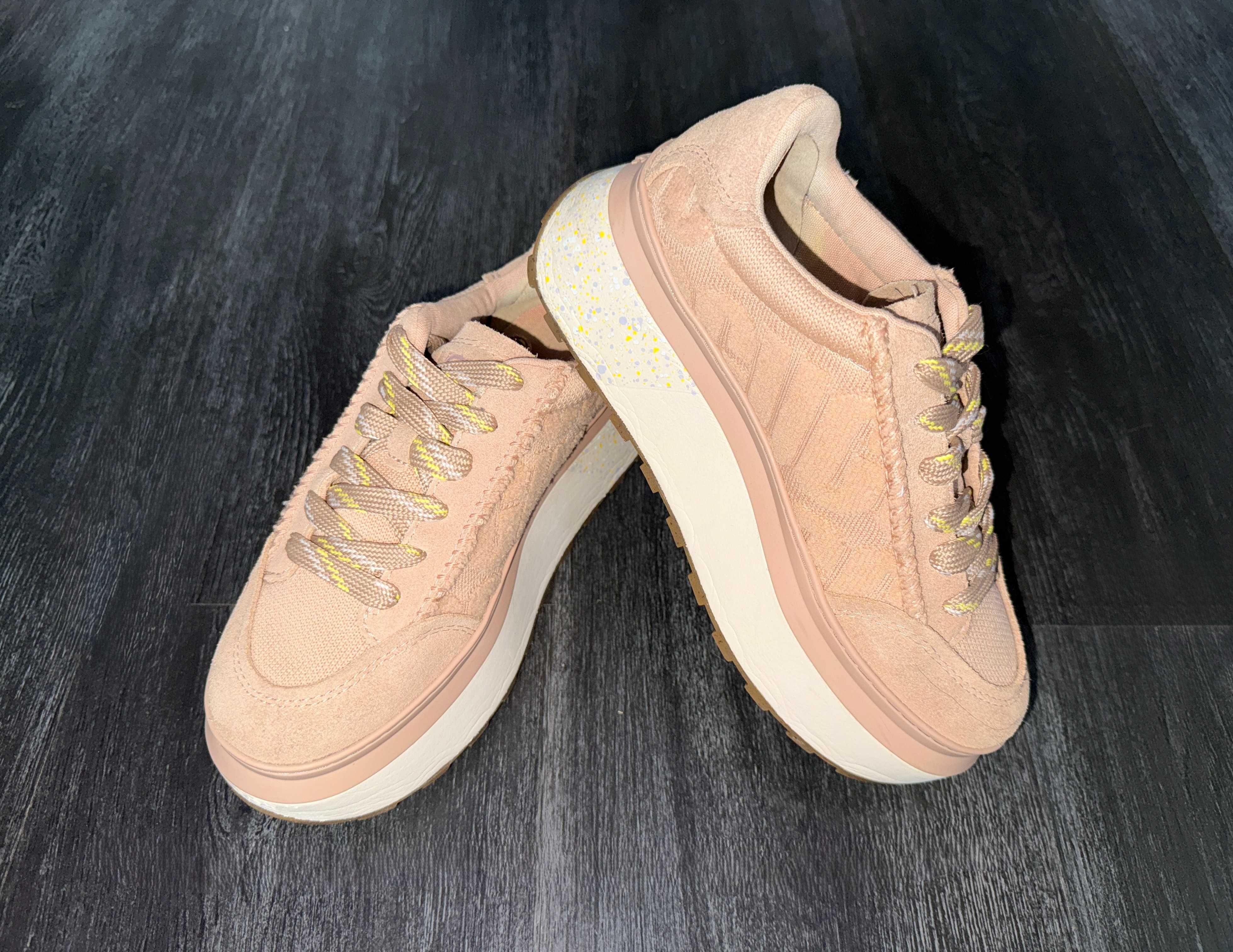 Круті кросівки UGG Women's Marin Logo оригінал р-р 35-36 уст 22,5 см