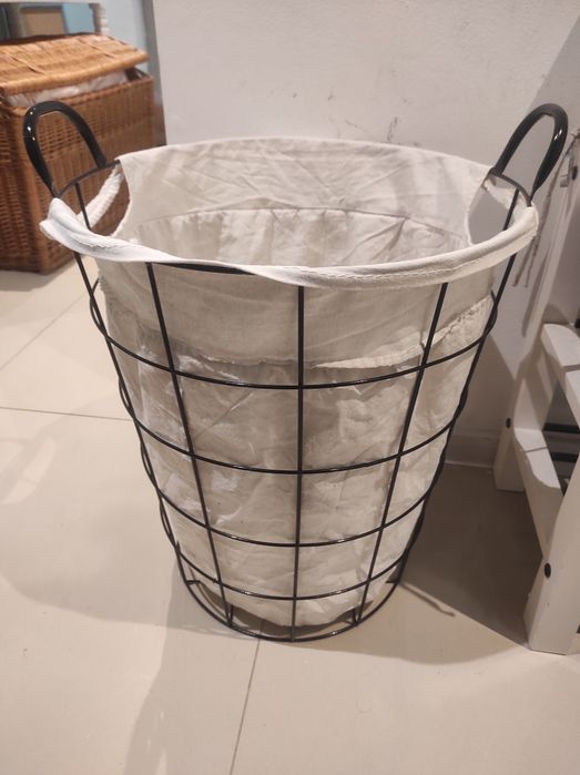 Metalowy kosz na pranie koce zabawki