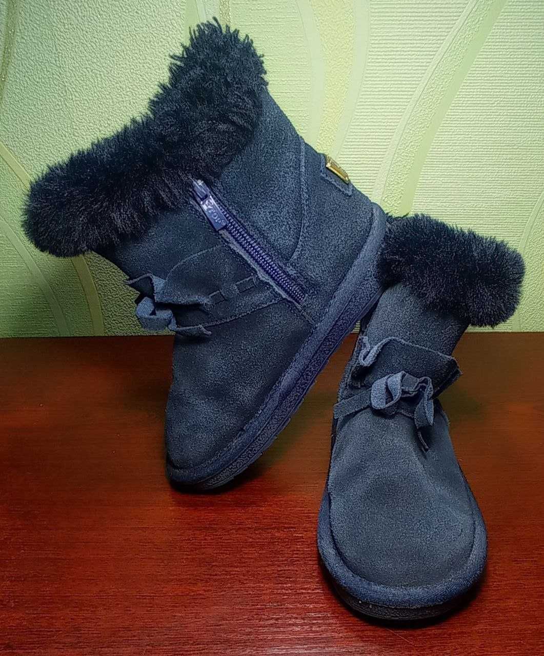 Дівчачі черевики
