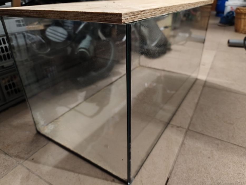 Akwarium  z pokrywą