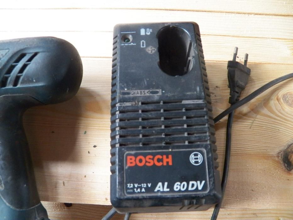 Wkrętarka Bosh GSR 12V E-2. Ładowarka (bateria nie trzyma)