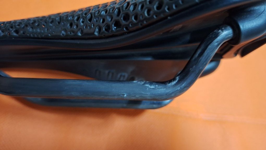 Selim Fizik Antares Versus Evo Adaptive