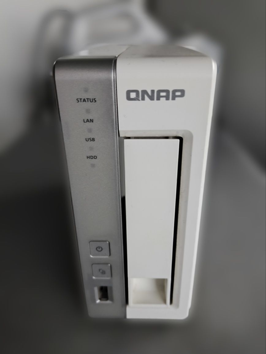 Qnap TS-120 dysk 2TB w stanie bardzo dobrym