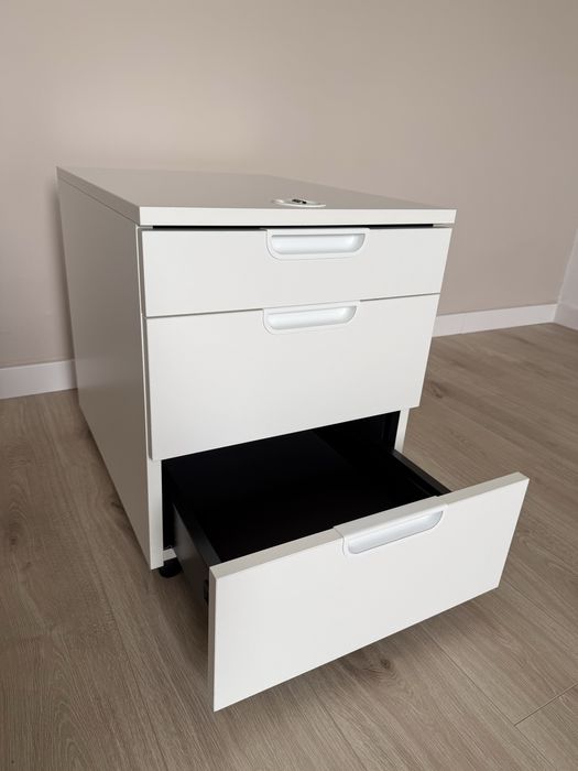 Galant Ikea Komoda na kółkach nowa