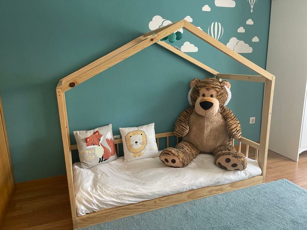 Cama Montessori madeira bebé sem colchão