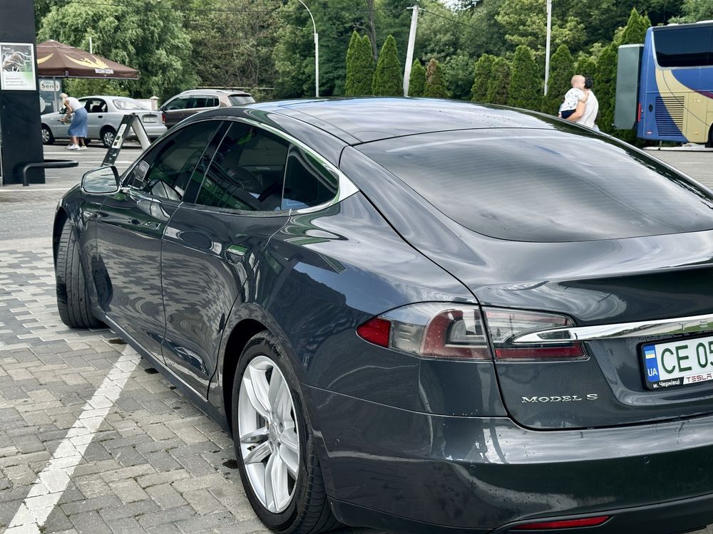Продаю Tesla Model S 2015 Чернівці Повний Привід 70D