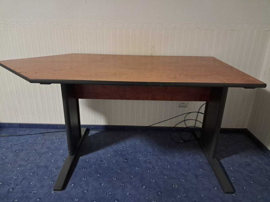 Продам офісний стіл